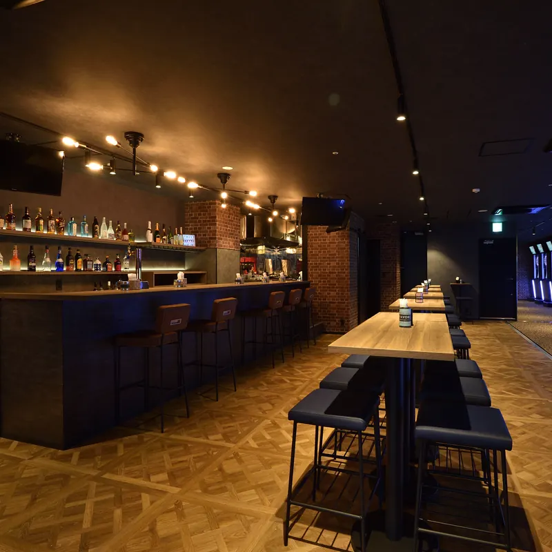 ダーツバーのカウンターの店舗設計